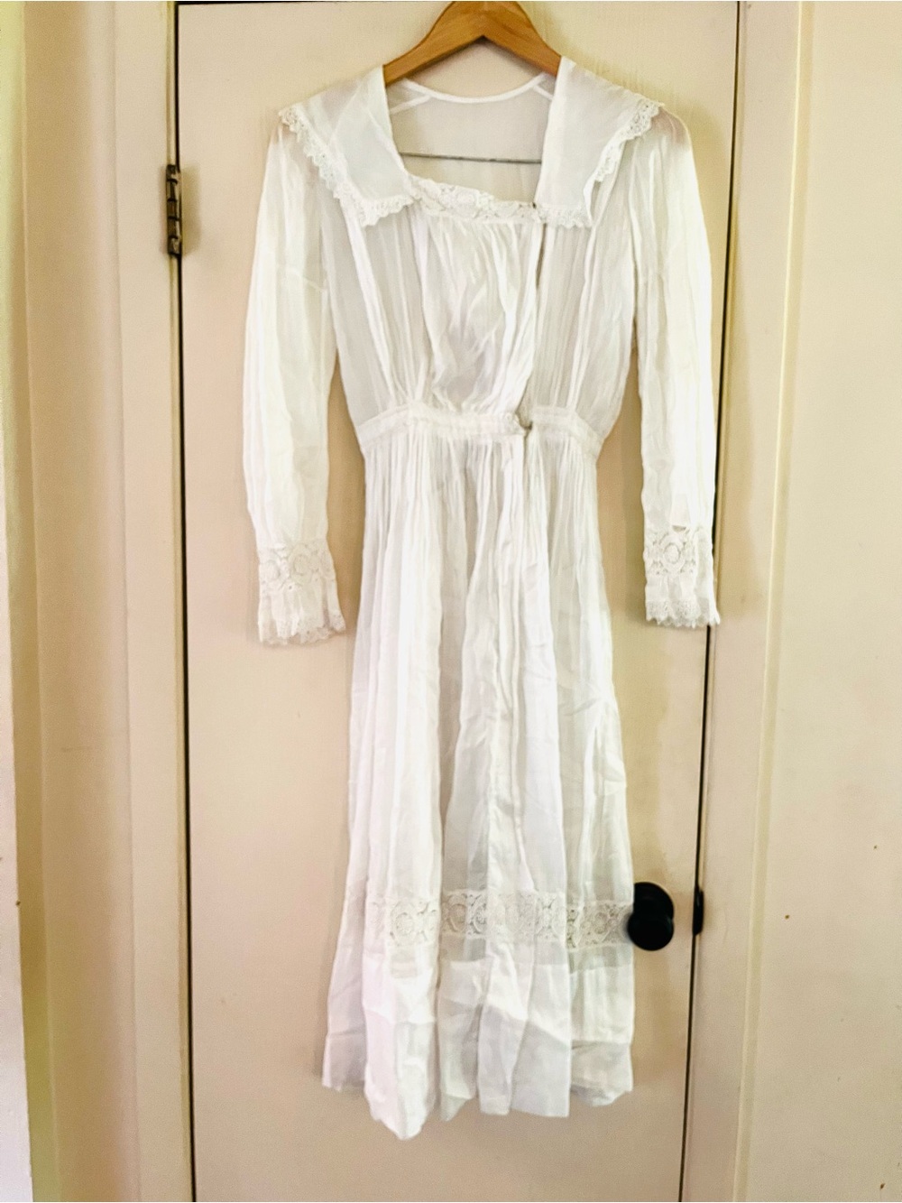 Antique Edwardian c. 1910 White Cotton Lawn Victorian Lace Heirloom Tea Dress Xs